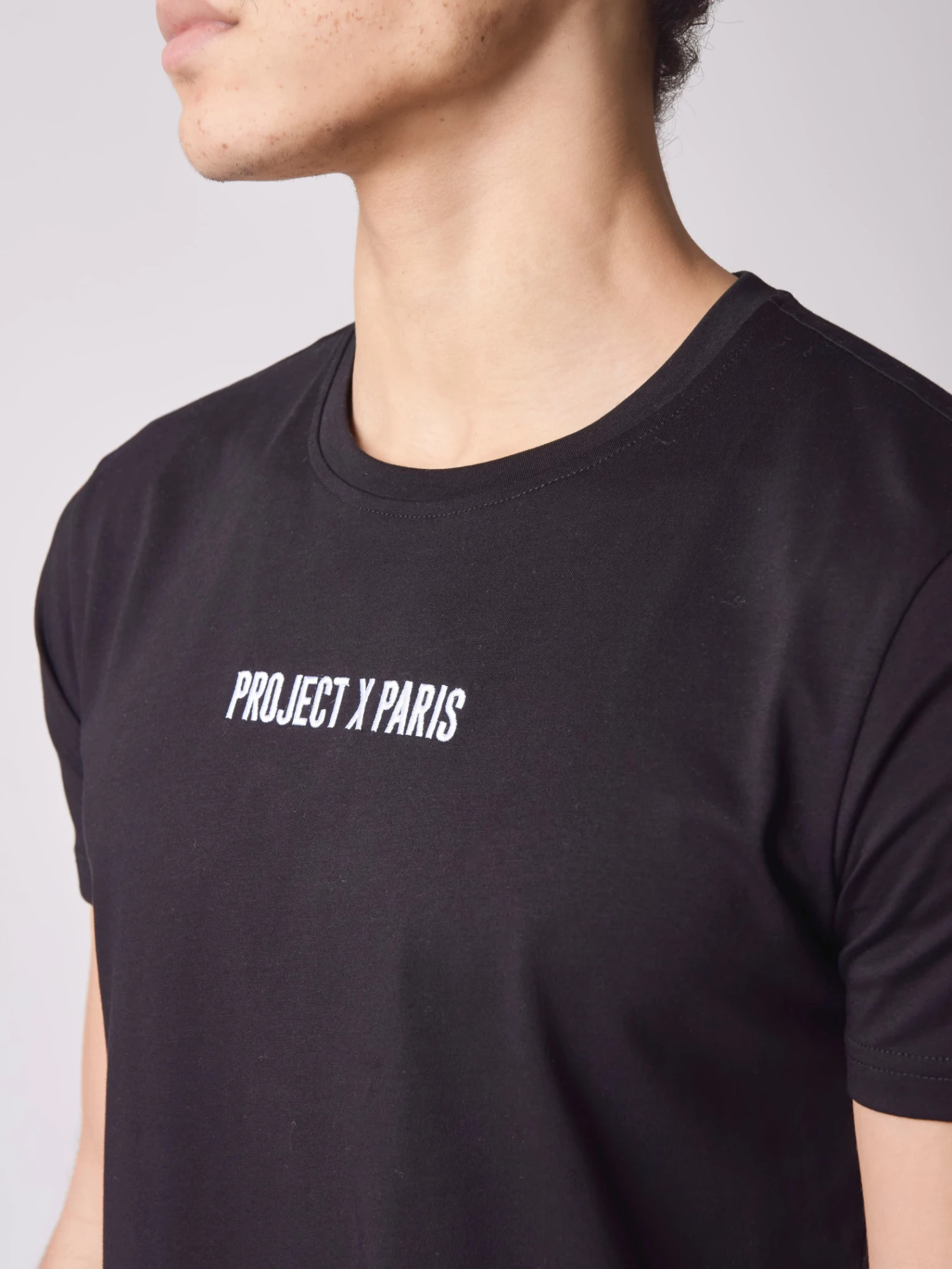 Tee-shirt Basic Broderie Logo 6 Tee-shirt Basic Broderie Logo – Image 4