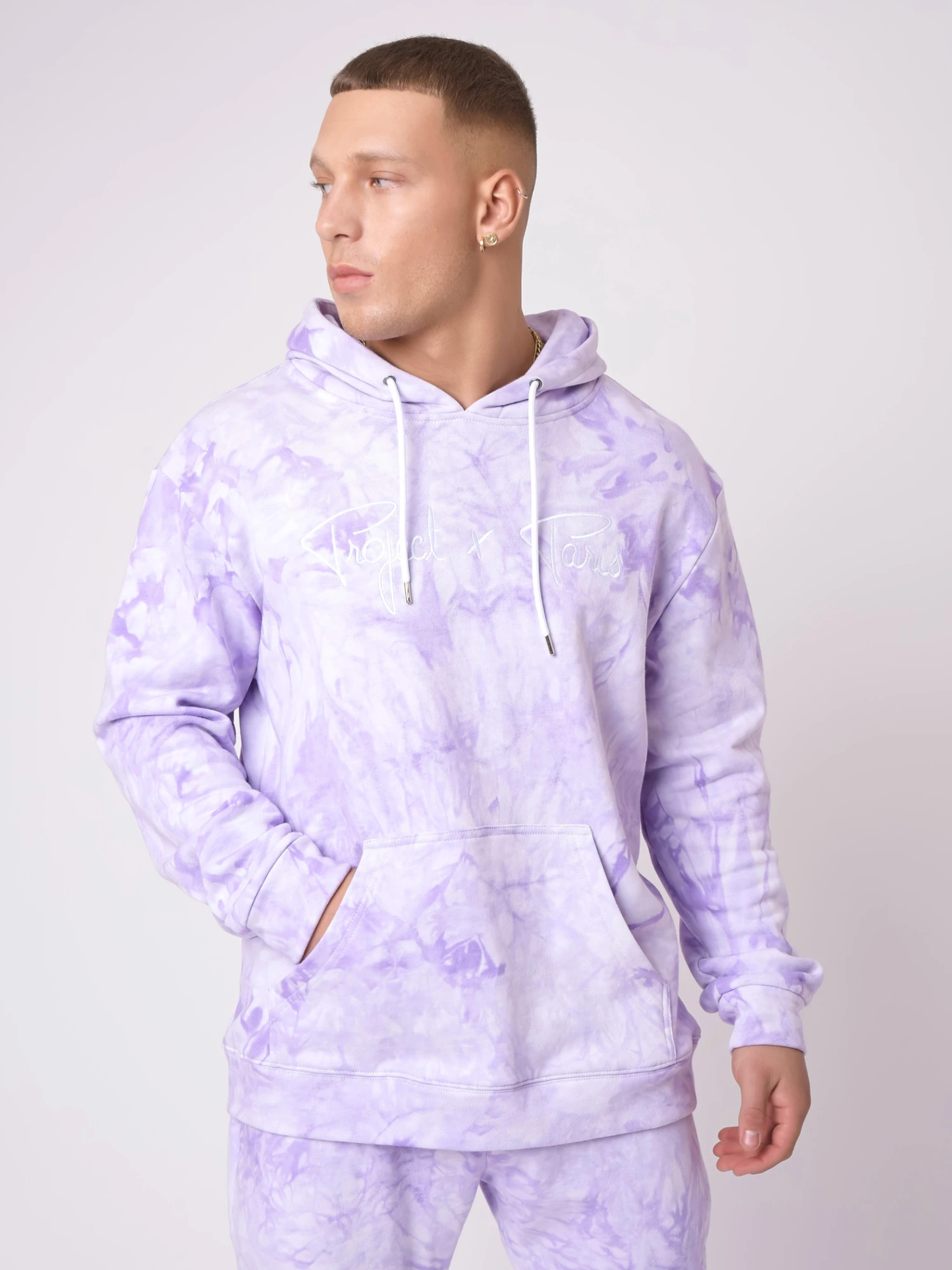 Sweat à Capuche Tie & Dye Broderie Logo 7 Sweat à Capuche Tie & Dye Broderie Logo – Image 5