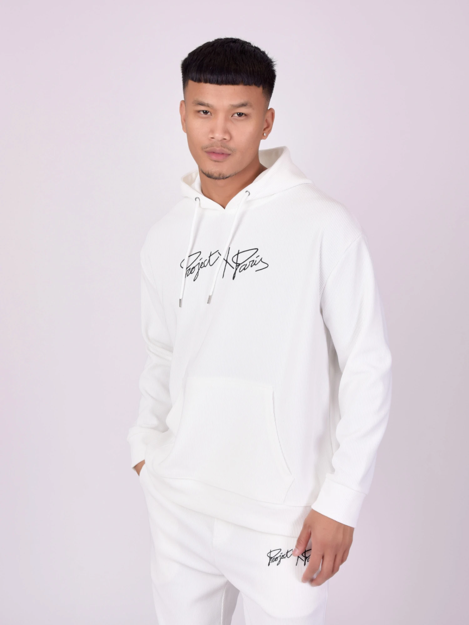 Sweat à Capuche Oversize Cotelé Simple Broderie 5 Sweat à Capuche Oversize Cotelé Simple Broderie – Image 3