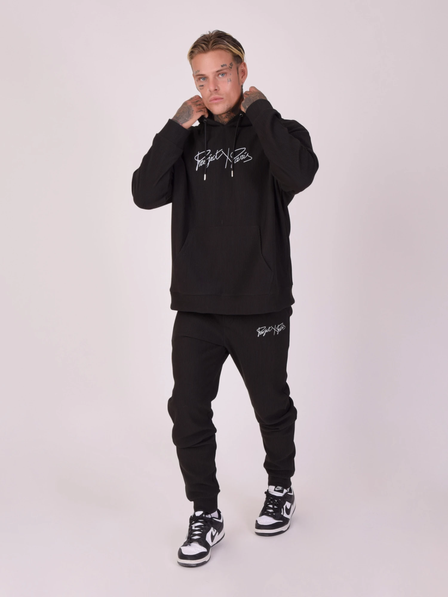 Bas De Jogging Cotelé Simple Broderie 4 Bas De Jogging Cotelé Simple Broderie – Image 2