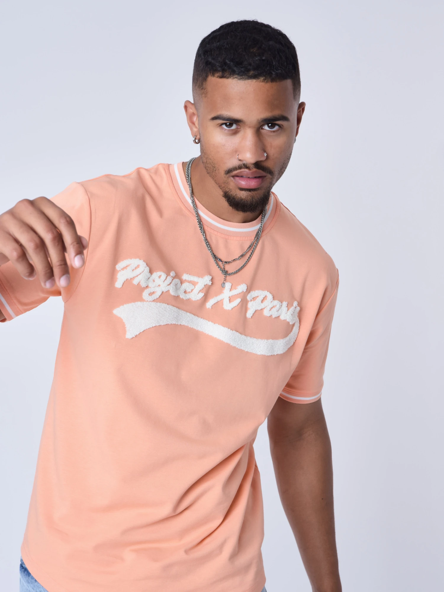 T-Shirt Style Universitaire Avec Logo 5 T-Shirt Style Universitaire Avec Logo â Image 3