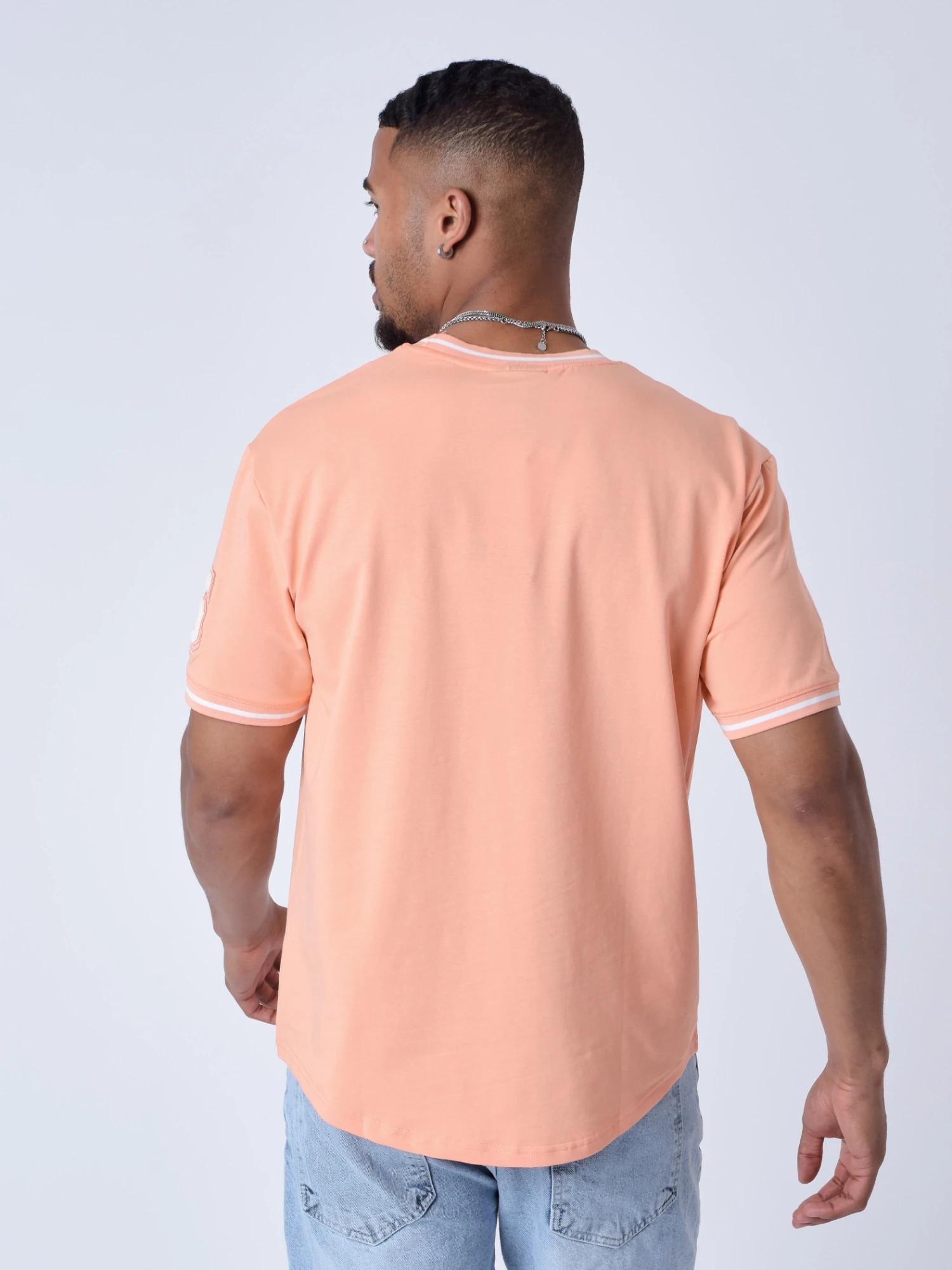 T-Shirt Style Universitaire Avec Logo 6 T-Shirt Style Universitaire Avec Logo â Image 4