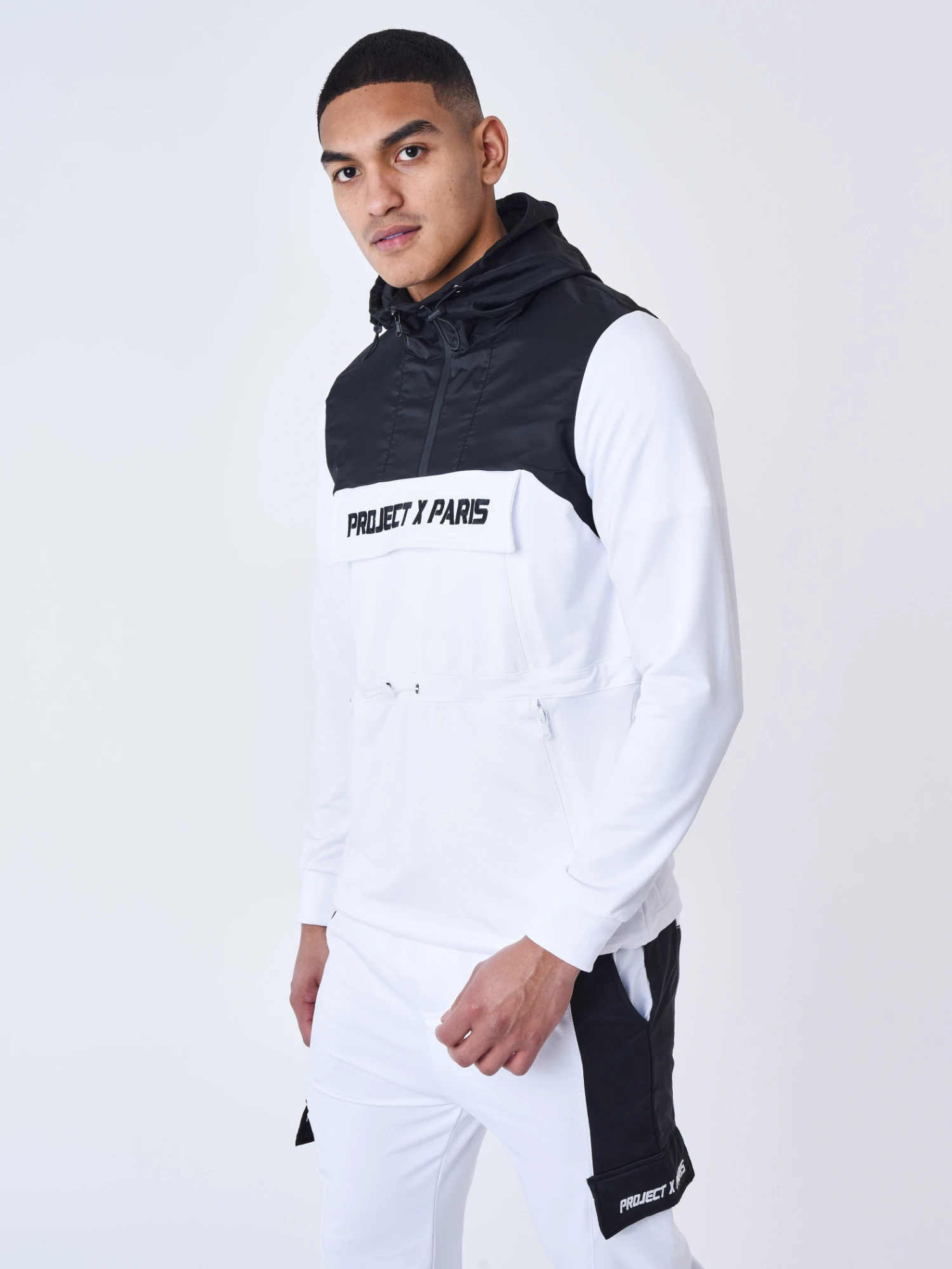 Sweat à Capuche Style Coupe Vent Bicolore 8 Sweat à Capuche Style Coupe Vent Bicolore – Image 6