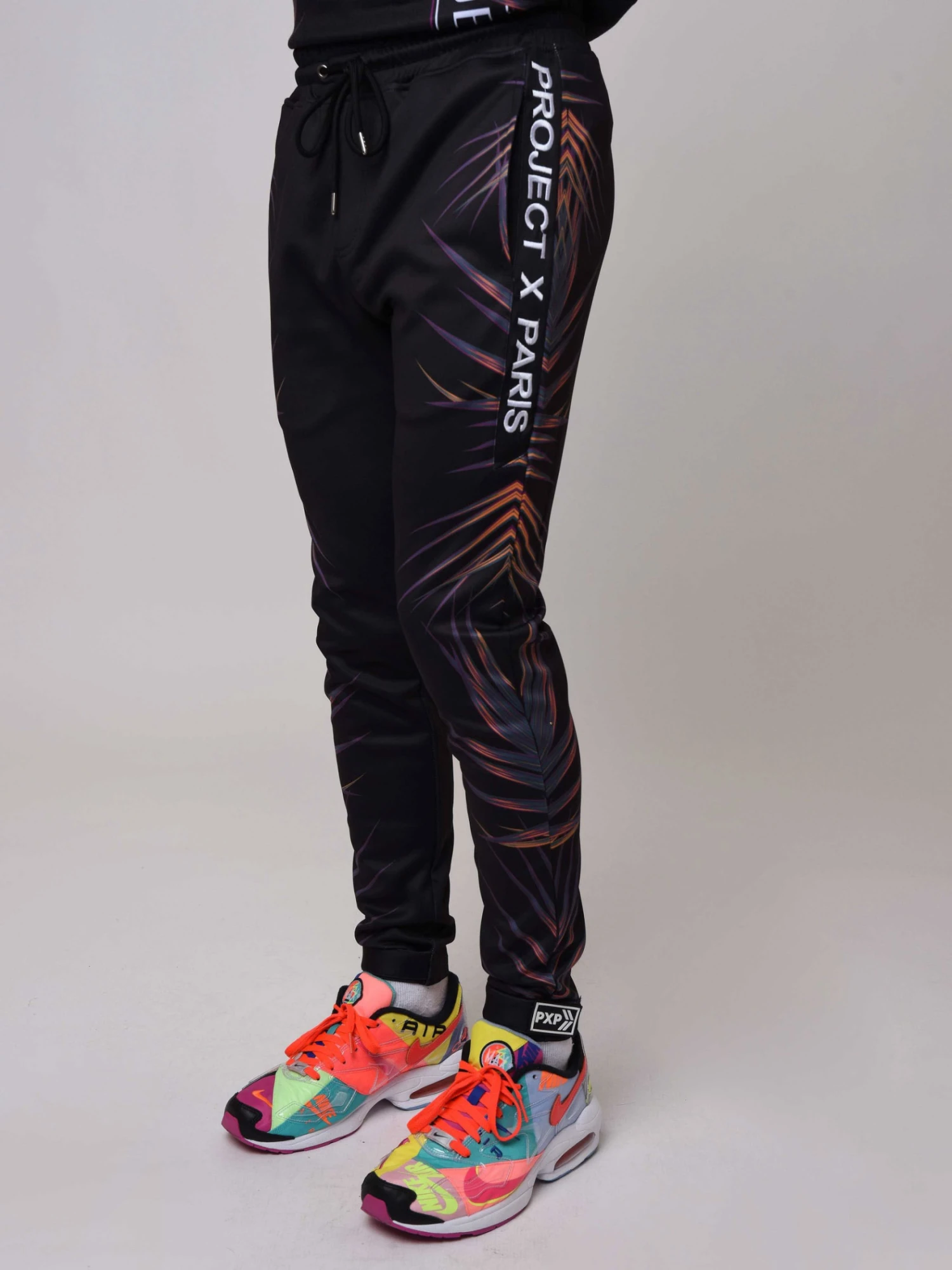 Bas De Jogging Motif Palmier Sur Le Côté Et Broderie Logo 3 Bas De Jogging Motif Palmier Sur Le Côté Et Broderie Logo