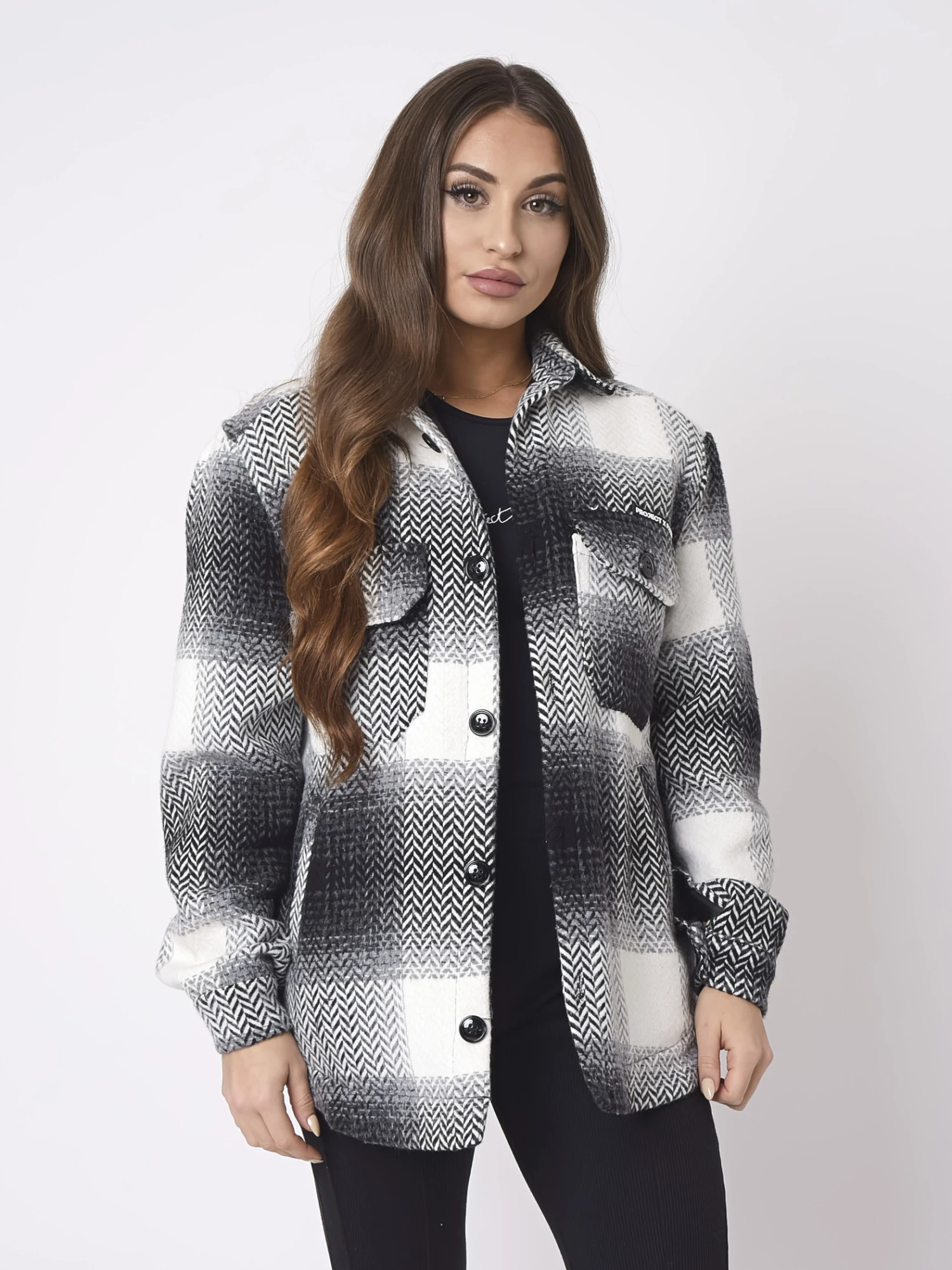 Surchemise Unisexe Motif Gros Carreaux Type Chevron 7 Surchemise Unisexe Motif Gros Carreaux Type Chevron – Image 5