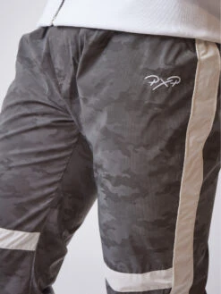 Pantalon De Jogging Bi-matière Réfléchissante Motif Camouflage "CAMO REFLECT" -Monsieur Chic Soldes Boutique pantalon de jogging bi matiere reflechissante motif camouflage 2040091 4