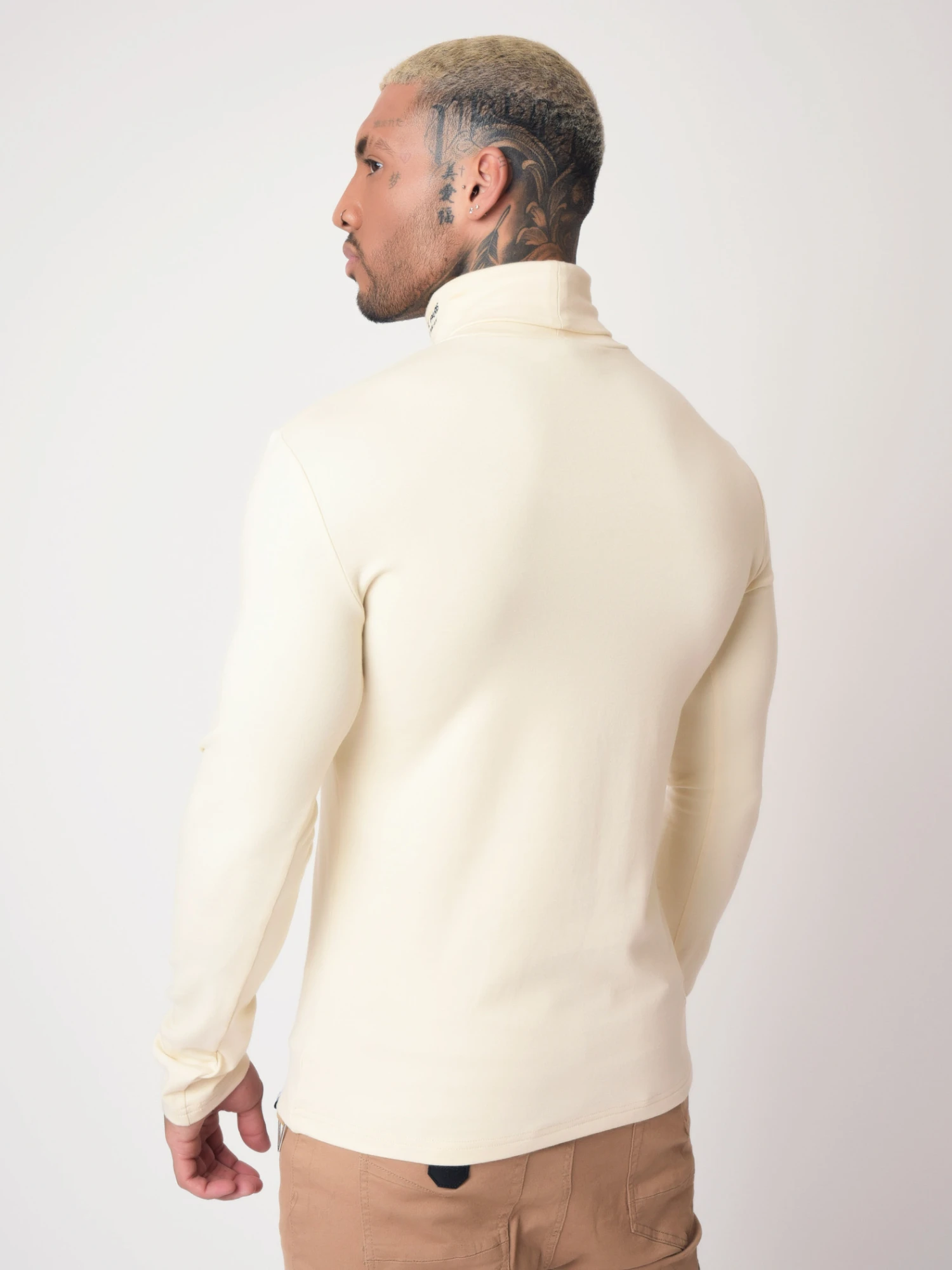 Pull Col Roulé Avec Broderie 3 Pull Col Roulé Avec Broderie