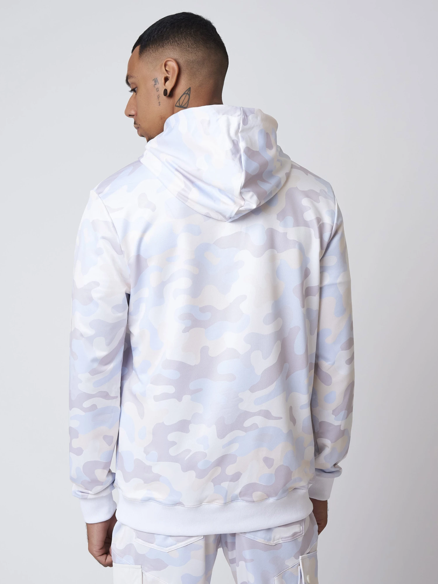 Sweat à Capuche Motif Camouflage Avec Broderie Logo Project X Paris Sur La Poitrine Et Poche Kangourou 5 Sweat à Capuche Motif Camouflage Avec Broderie Logo Project X Paris Sur La Poitrine Et Poche Kangourou – Image 3